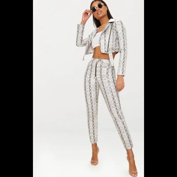 Pretty little things faux leather Grey Front Zip Snake Print Pants sz 8 - Picture 1 of 12
